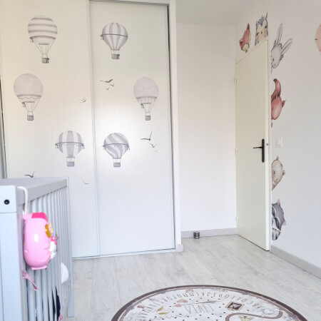 Sivi baloni na vroči zrak – stenske nalepke za otroško sobo