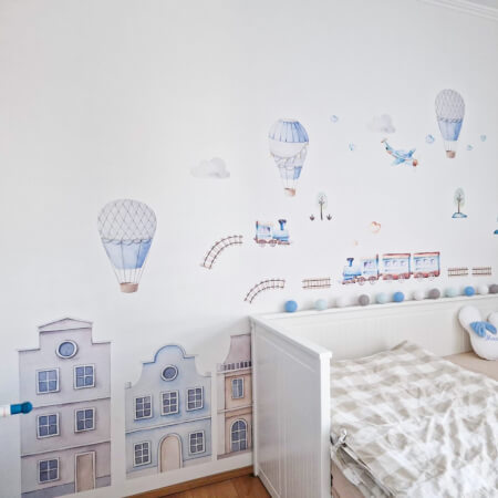 Modre hiše z baloni na vroči zrak za otroško sobo