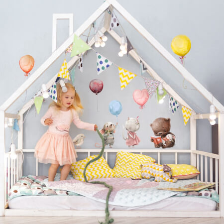 Nalepke za nad posteljo – živali z baloni v pastelnih odtenkih