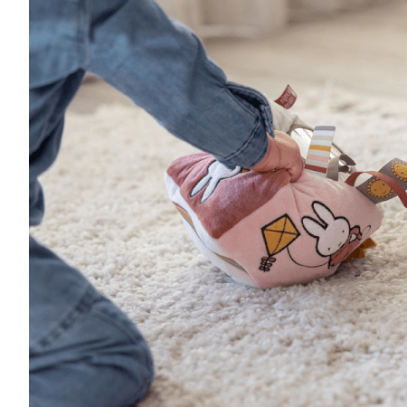 Kocka tekstilni zajček Miffy Fluffy Pink