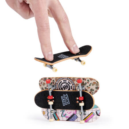 TECH DECK PRSTNA PLOŠČA V PAKETU S ŠTIRIMI PALICAMI